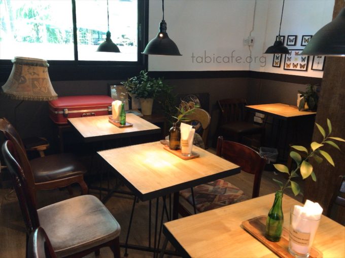 ombra cafe 店内